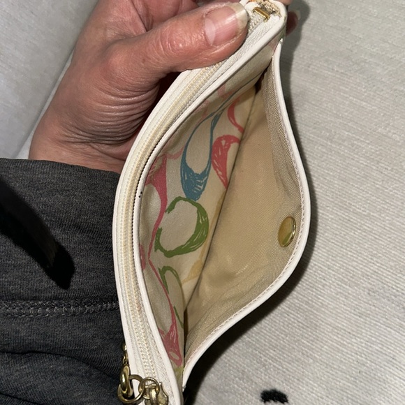 Coach Rainbow 🌈 signature Wristlet 🍒❤️ vintage - Picture 5 of 9